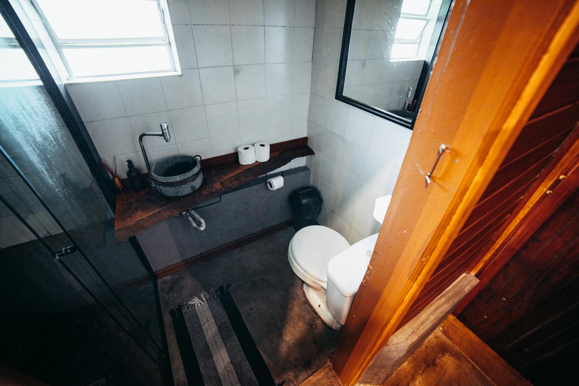 6 Ways to Improve a Small Bathroom: Smart Tips for Space Saving